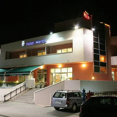 Merlot Hotel 3*