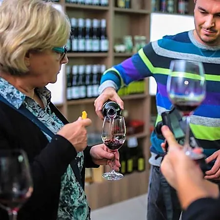 Merlot Opuzen (Dubrovnik-Neretva)