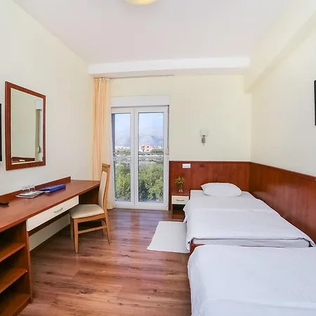 Merlot Hotel 3*