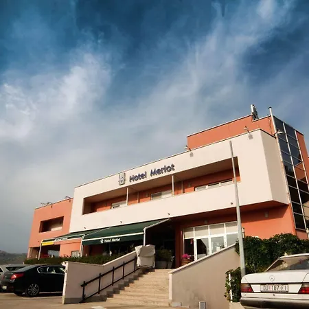 Merlot Opuzen (Dubrovnik-Neretva)